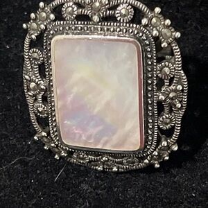 Elegant huge vintage Mark site .925 mother-of-pearl ring size 8.5